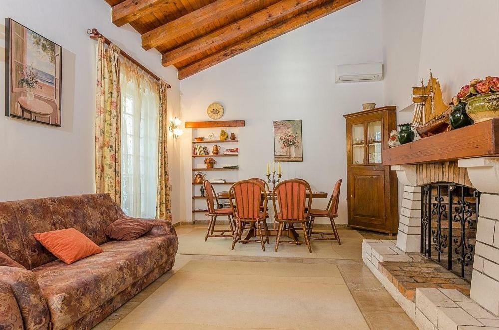 Holiday Home Marko - 70M From Sea 奥瑞比克 外观 照片